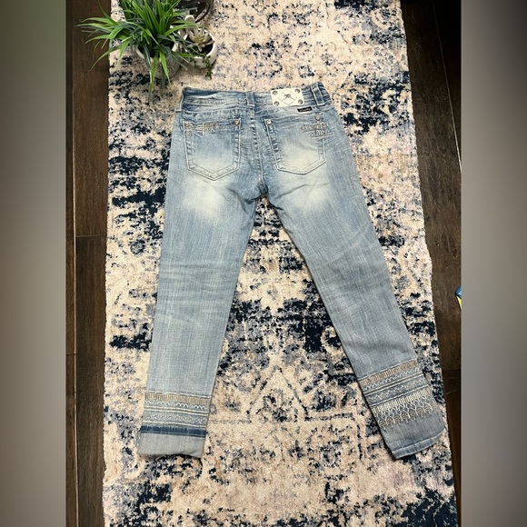 Miss Me brand jeans signature cuffed skinny style. Size 28. - Picture 5 of 7